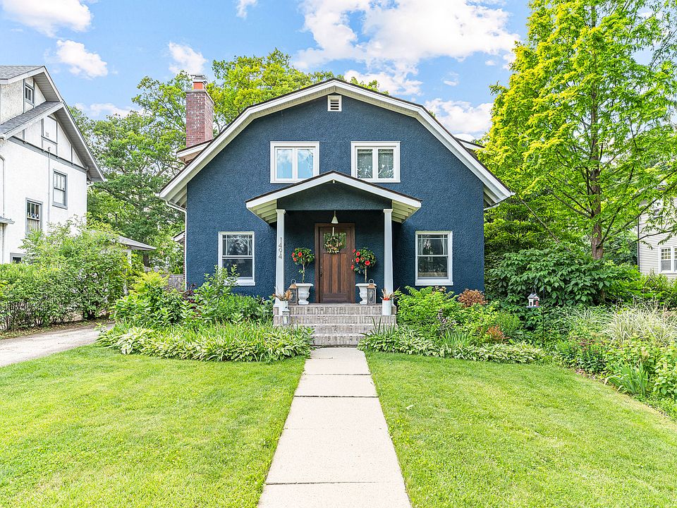 1st image of 1494 Oakwood Ave