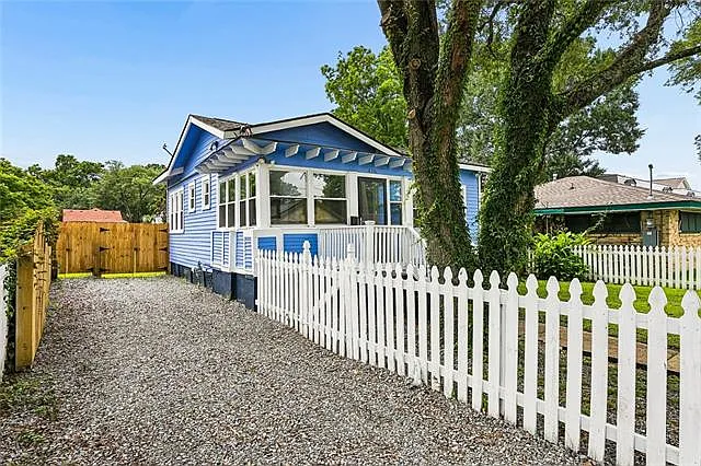 416 Deckbar Ave — Photo 2