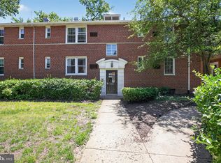 Arlington Oaks Condo, Arlington, VA 22203