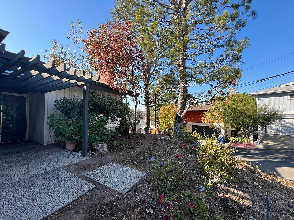 1st image of 2161 Camorilla Dr