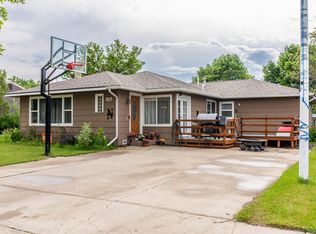 1117 Pennsylvania St, Chinook, MT 59523