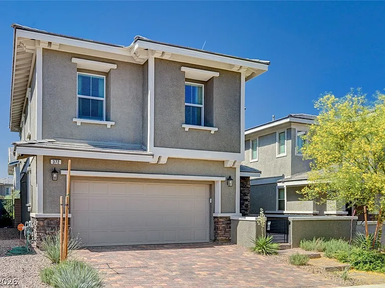 372 Silva Pl — Photo 1