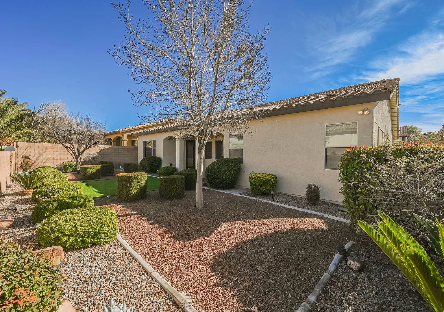 Beautifl 1 Story in Henderson — Photo 4