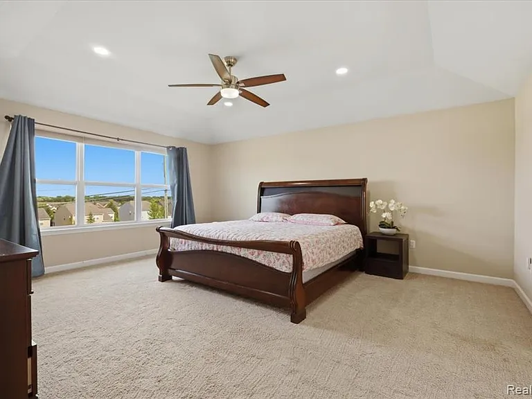 4810 E Stonegate Cir — Photo 31