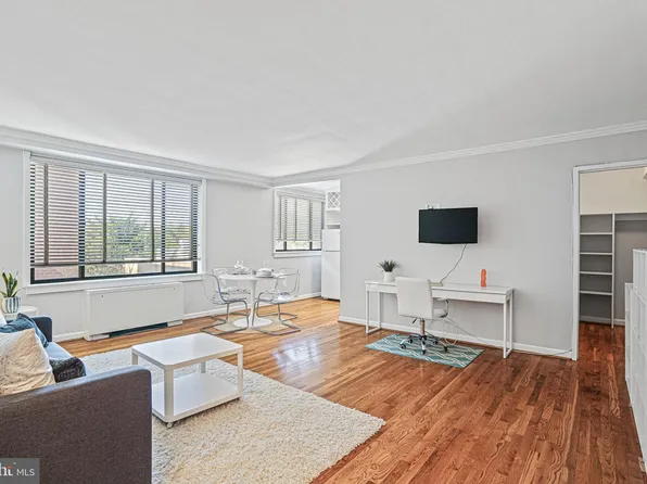5112 Macarthur Blvd NW APT 201, Washington, DC 20016