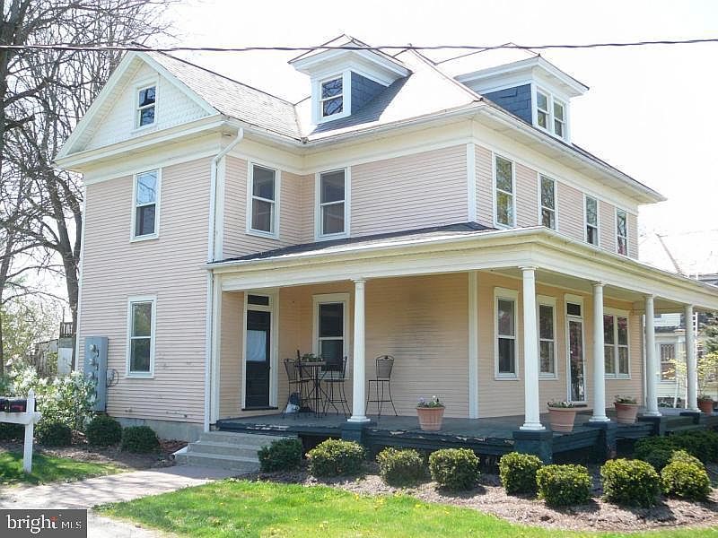1st image of 172 W Main St #174