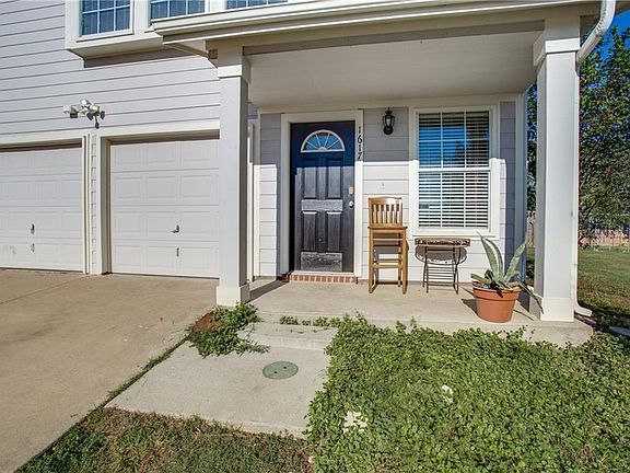 3rd image of 1617 Vineridge Ln