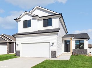 305 NW Horan Ct, Waukee, IA 50263