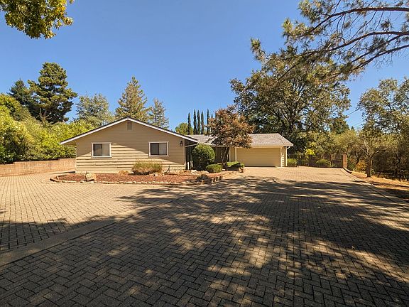 3rd image of 3581 Cercis Way