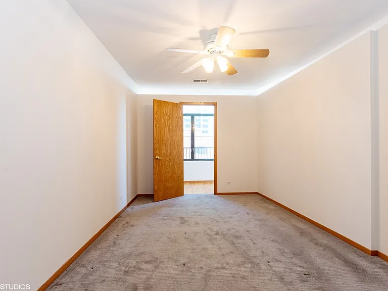 910 S Michigan Ave #1306 — Photo 15