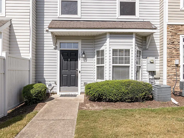 1211 Canyon Rock Ct #103 — Photo 2