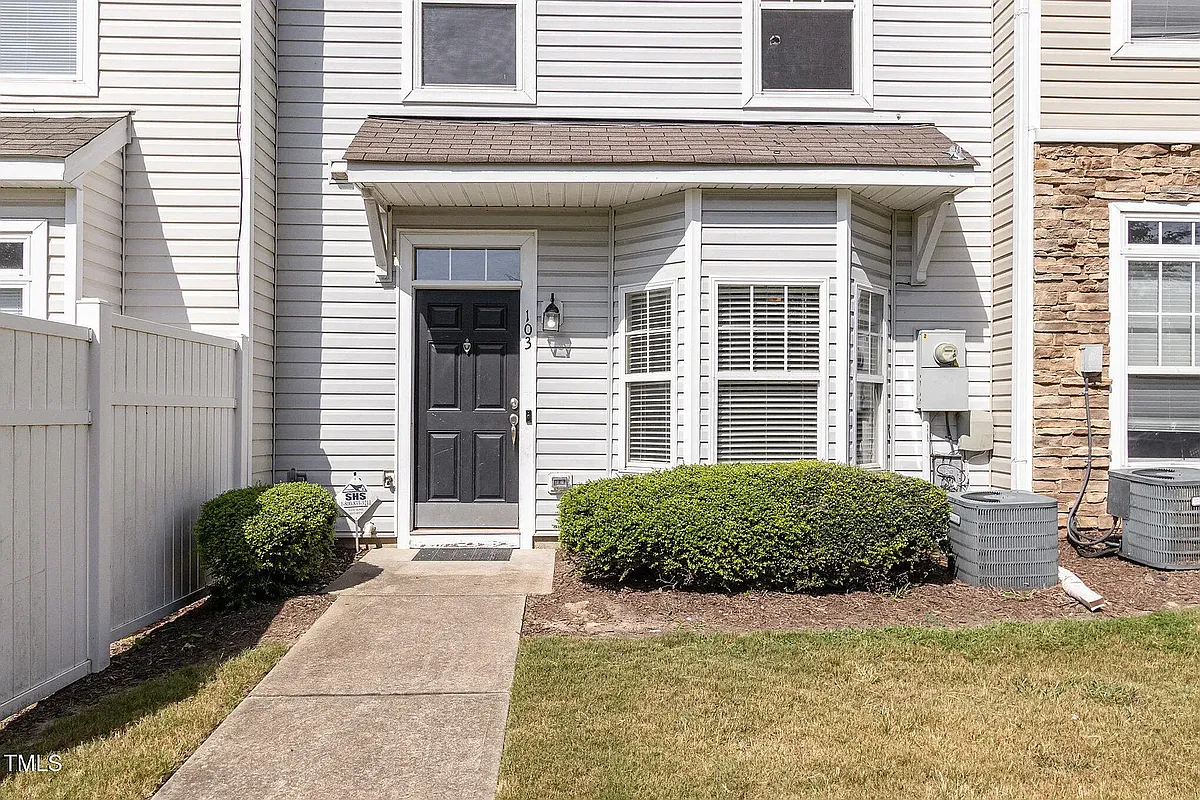 Building Photo - 1211 Canyon Rock Ct #103
