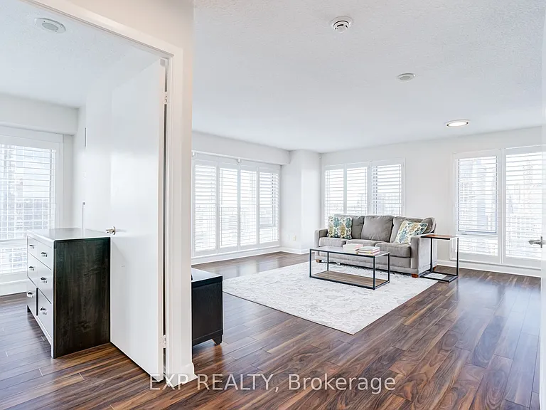210 Victoria St #Penthouse 09 — Photo 4