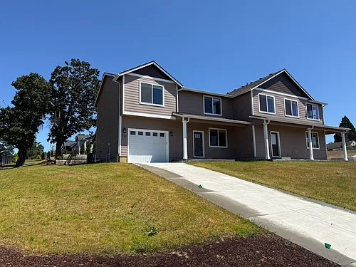 712 NW Charles Ln Photo 1