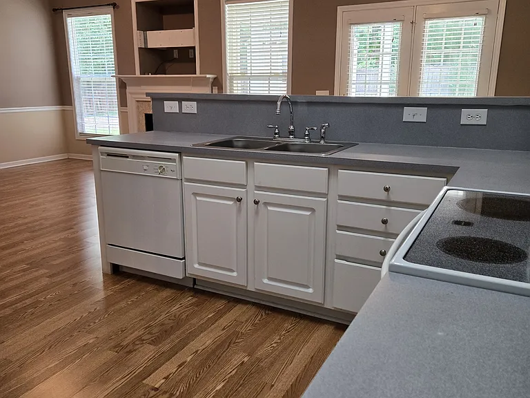 6187 Roseway Ct — Photo 5