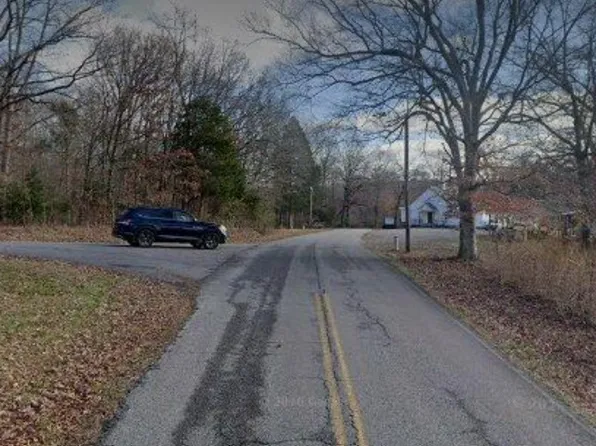 1204 Greenwood Rd, Charlotte, TN 37036