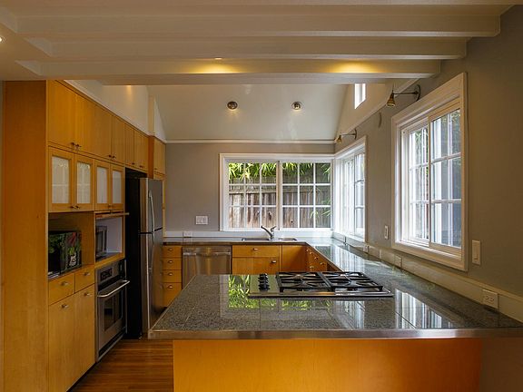 4th image of 4146 SW Hamilton St