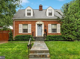 8210 Maple Ridge Rd, Bethesda, MD 20814