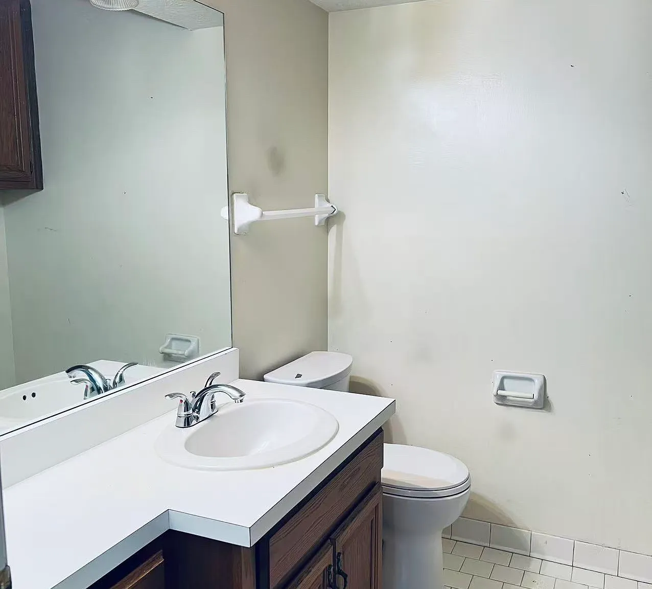 2 bed, 1.5 bath, 1200 sqft, $1,650 — Photo 3