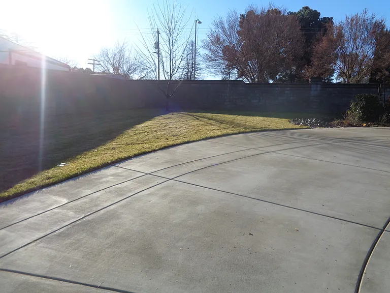 2140 Cling Dr — Photo 3