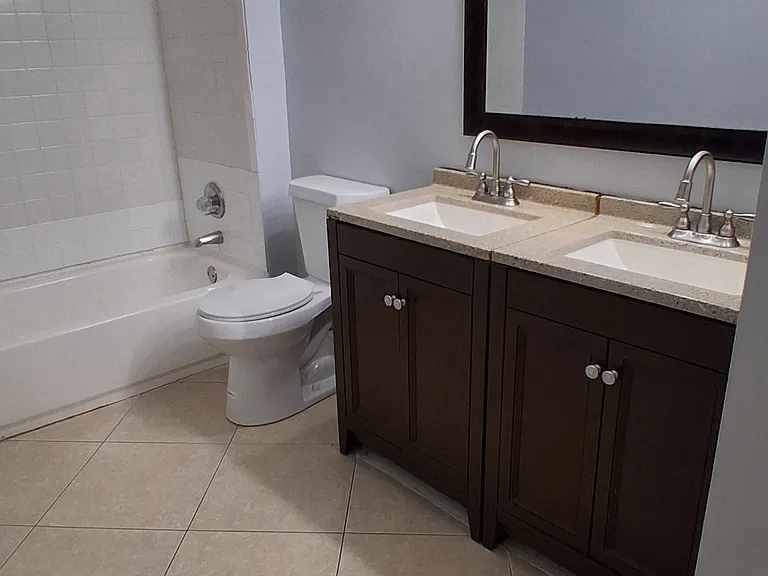 303 Waterview Dr — Photo 16