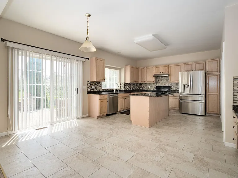 14864 Liri Dr — Photo 10
