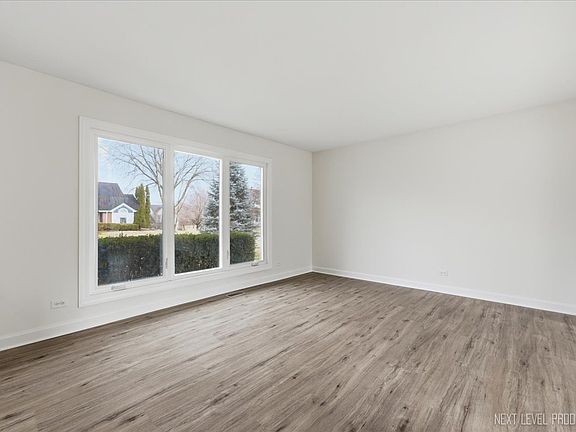 5th image of 346 Timber Oaks Dr