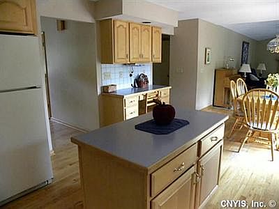 3rd image of 204 Satinwood Dr
