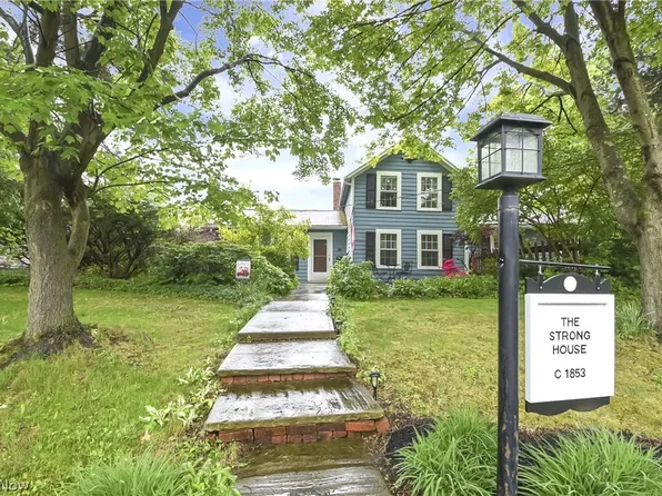 7659 River Rd, Olmsted Falls, OH 44138