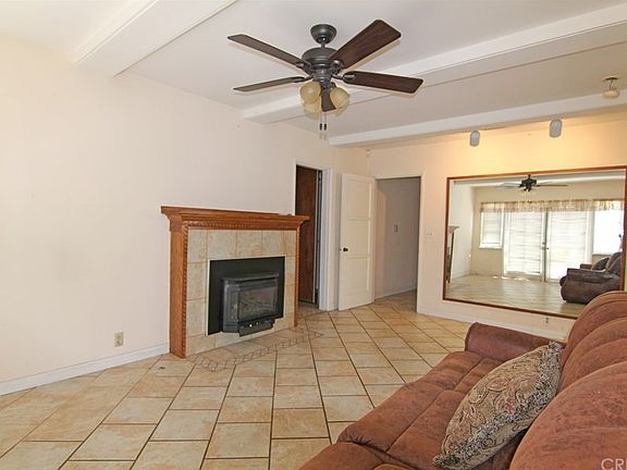 3rd image of 5811 Corbin Ave