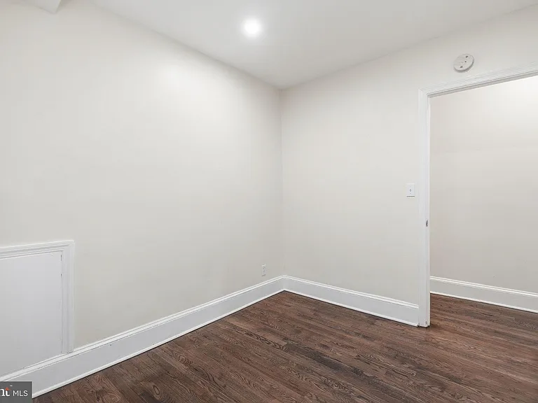 1038 6th St NE #101 — Photo 13