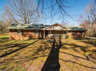 2123 Ledford Rd, Greensboro, NC 27406