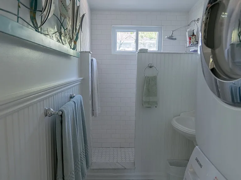 37 E Shore Dr — Photo 14