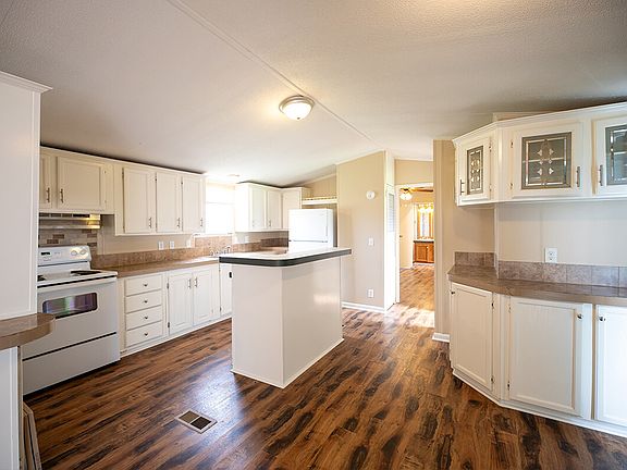 620-BIRDNEST-ROAD-kitchen_08292024