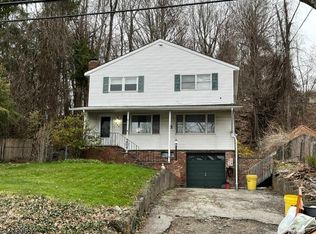 684 Lake Shore Dr, Hewitt, NJ 07421