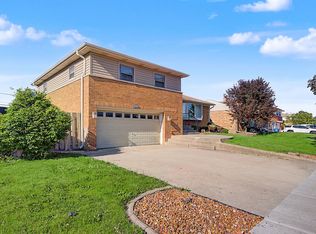 1217 Winston Dr, Melrose Park, IL 60160