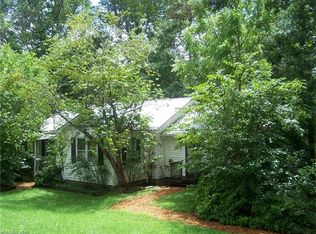 223 Buckeye Cove Rd, Swannanoa, NC 28778