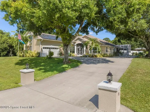 152 Academy Ter, Sebastian, FL 32958