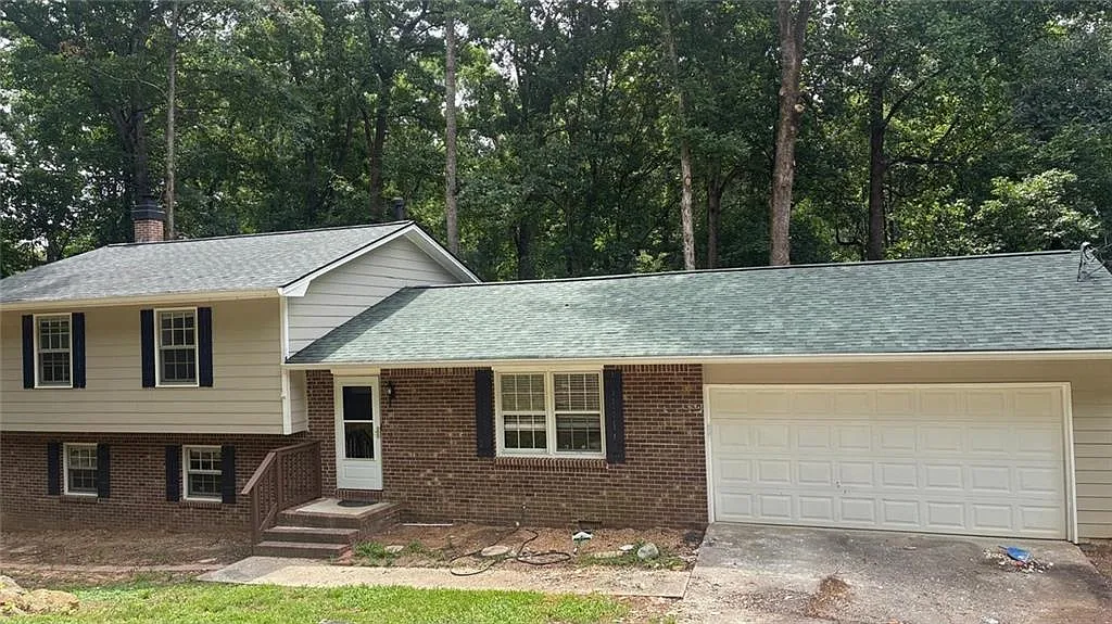 5 bed, 3.0 bath, 1902 sqft, $2,295 — Photo 1