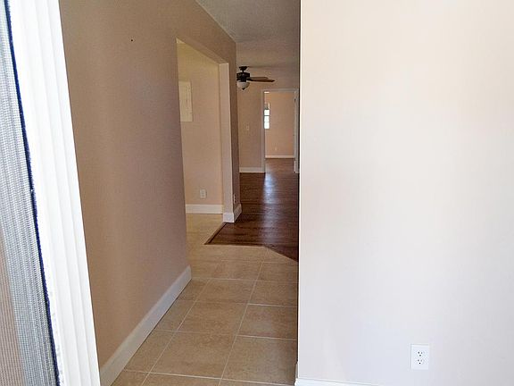 5th image of 523 Crooked Lake Ln APT A