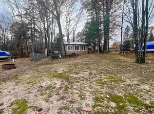 5006 Lake Pointe Dr, Harrison, MI 48625