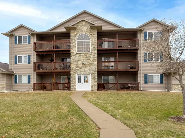 209 E Price St Unit 203, Eldridge, IA 52748