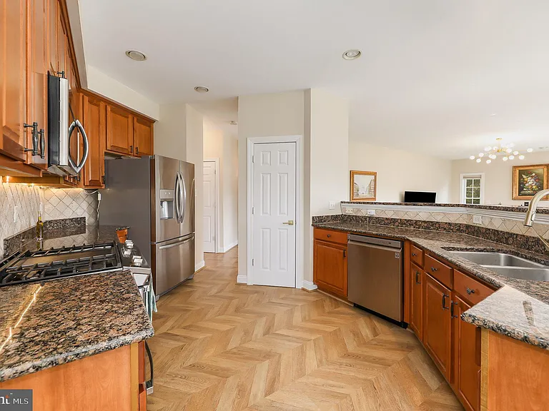 2121 Traceys Rd — Photo 27