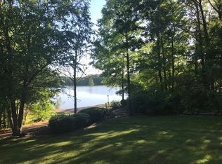 4 Lakeview Dr, Raymond, MS 39154