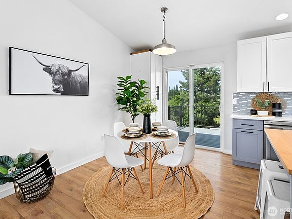 5th image of 6015 52nd Street NE