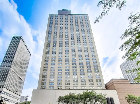 777 N Michigan Ave APT 1707, Chicago, IL 60611