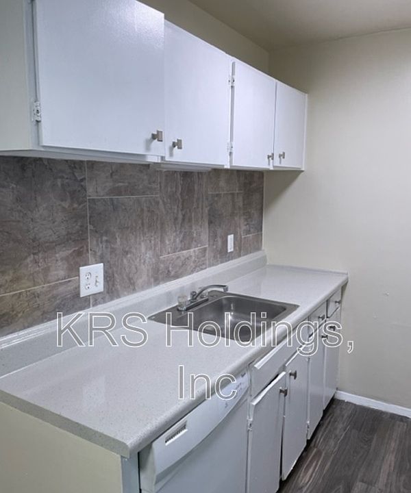 1st image of 1227 Nelson St APT A
