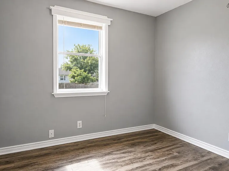 4621 Langford Ln — Photo 17