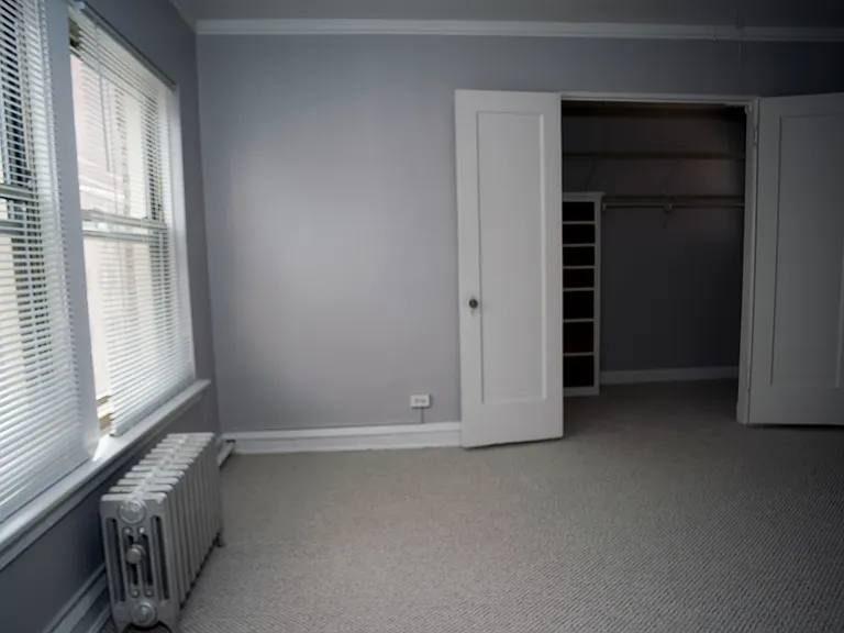 5737 N Kenmore Edgewater Apartments — Photo 29