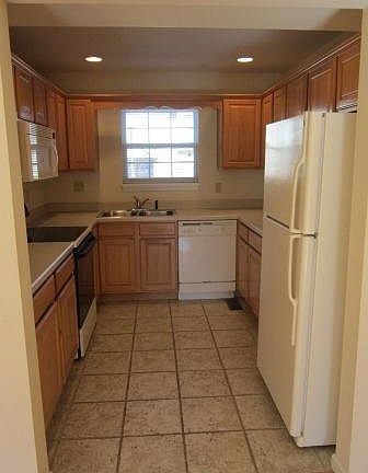 4th image of 1051 Teaberry Ln APT A3